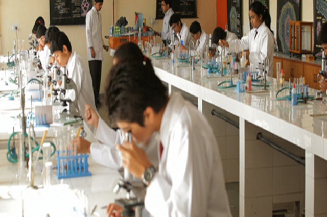science-lab-640x425