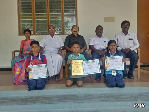 KVMHSS-state-level-yoga-competition-winners-at-JKKM-Metric-school